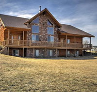 Rustic Bryce Canyon Home with Deck on Sevier River - Accommodation Indiana