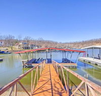 NEW Waterfront Lake of the Ozarks Cabin w / Dock - Accommodation Indiana