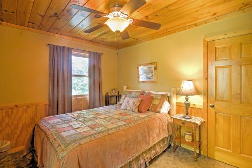 Fox Den Cozy 1BR Whittier Cabin W / Hot Tub! - thumb 0