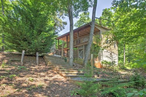 Fox Den Cozy 1BR Whittier Cabin W / Hot Tub! - thumb 2