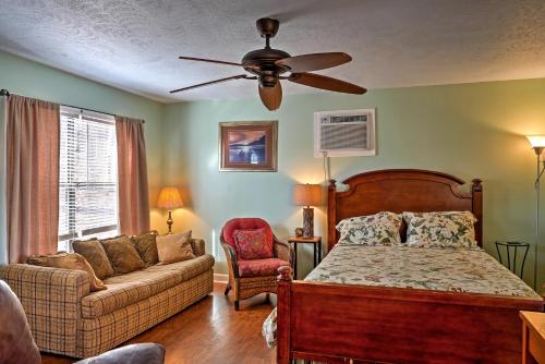 Paradise Cove Lakeside Guntersville Cabin W / Patio! - thumb 6