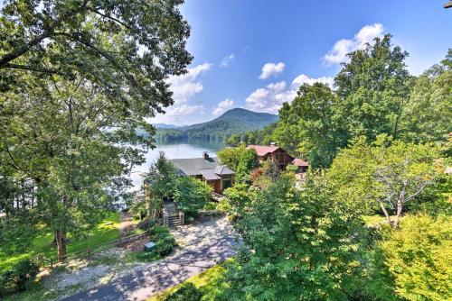 NEW! Luxury Lake Santeetlah Home W / Wraparound Deck - thumb 0