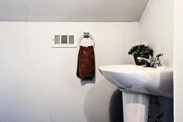 Historic Moss Point House With Loft 6 Mi To Beach! - thumb 3