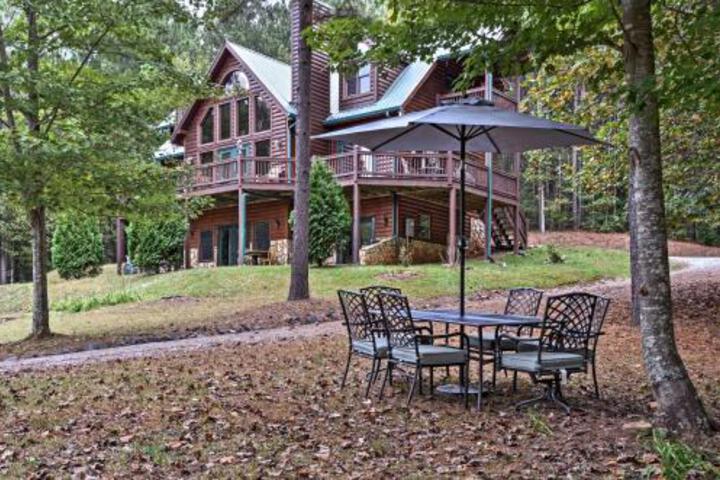 Grand Ellijay Cabin W / Mountain Views + Pool Table! - thumb 3