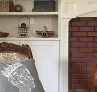 Historic Albion Mountain Cottage on Quiet Street - Accommodation Indiana