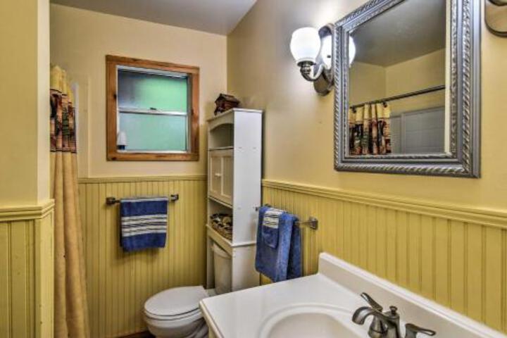 Cozy Robbinsville Cabin W / Deck By Fontana Lake - thumb 5