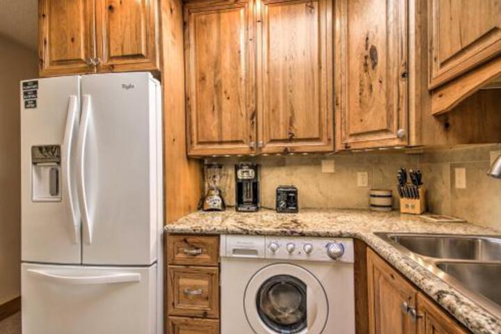 Aspen Condo W / Balcony & Fireplace Mins To Slopes! - thumb 6