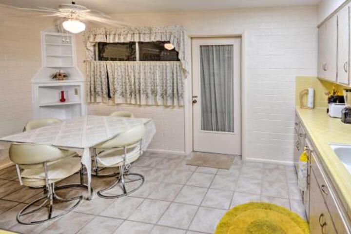 2BR Sun City House W / Covered Patio & Yard - thumb 6