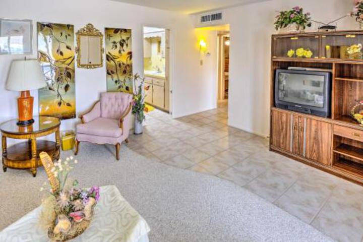 2BR Sun City House W / Covered Patio & Yard - thumb 5
