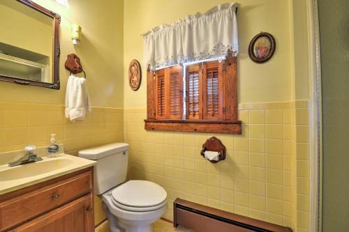 Breezy Ship Bottom House With Yard & Beach Access! - thumb 1