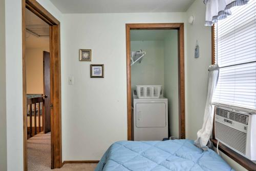 Breezy Ship Bottom House With Yard & Beach Access! - thumb 6