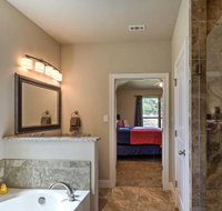 Charming Point Venture House w / Pool  Lake Access - Accommodation Indiana