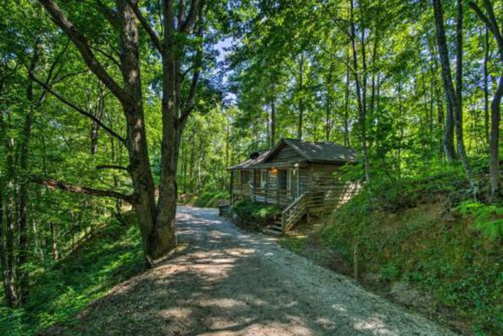 Cozy Robbinsville Cabin W / Deck & Forest Views! - thumb 4