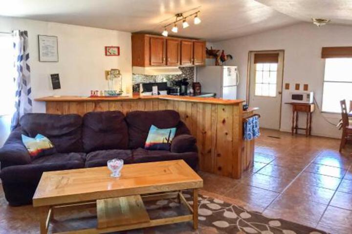 Santa Rosa Home W / Mtn View & WiFi Near Blue Hole - thumb 3