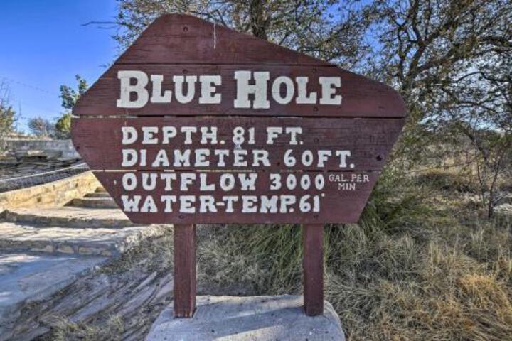 Santa Rosa Home W / Mtn View & WiFi Near Blue Hole - thumb 1