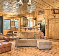 Cabin on Table Rock Lake with Hot Tub  Fire Pit - Accommodation Indiana