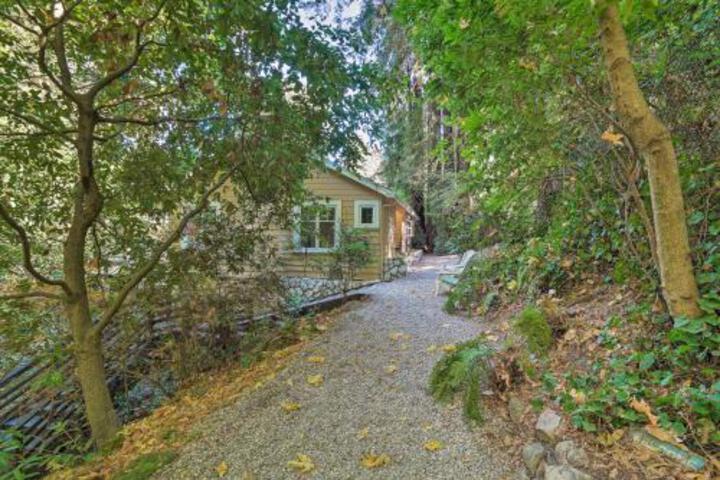 Riverfront Cottage In Redwoods W / Decks + Beach! - thumb 3