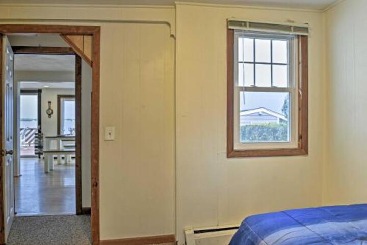 Home W / 2 Kayaks Deck & Views On Narragansett Bay! - thumb 5