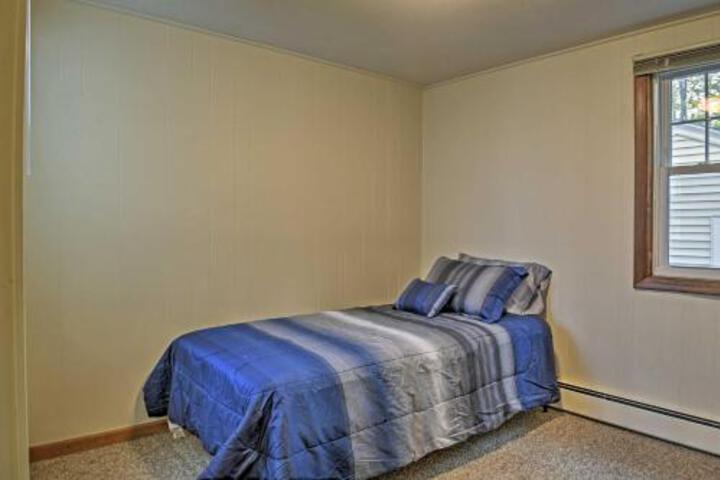 Home W / 2 Kayaks Deck & Views On Narragansett Bay! - thumb 1