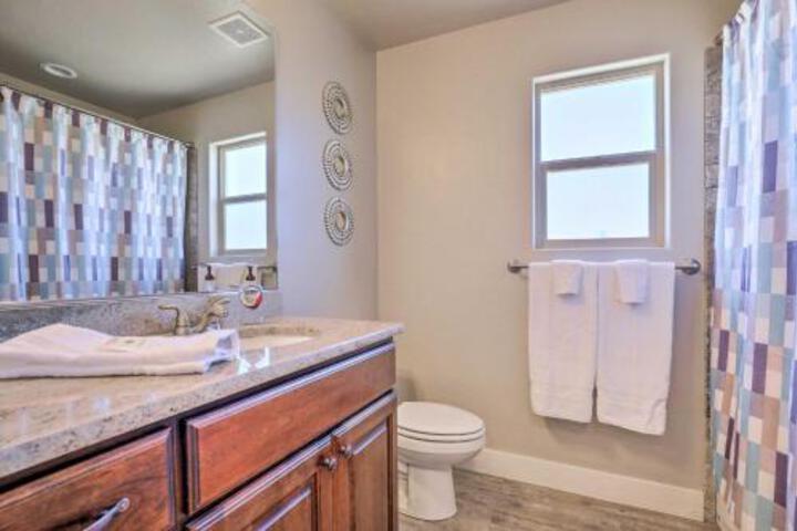 Hurricane Home W / Private Pool Mtn Views! - thumb 4