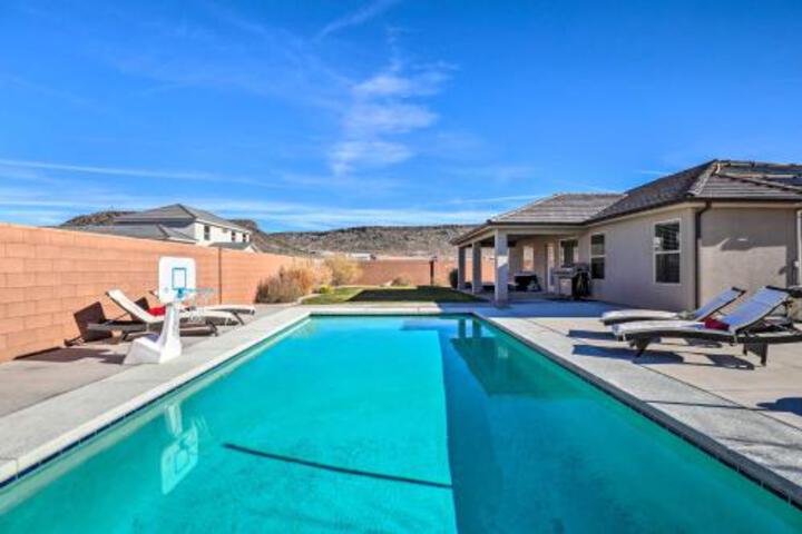 Hurricane Home W / Private Pool Mtn Views! - thumb 2