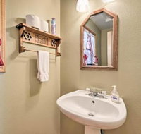 Peaceful Arnold Home w / Hot Tub Mins to Bear Valley - Accommodation Indiana