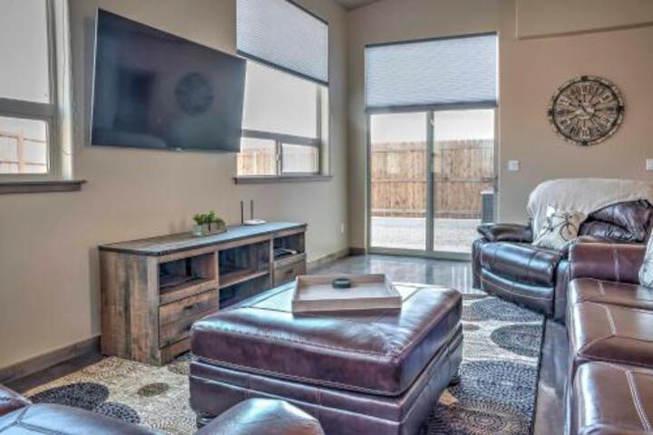 Upscale Moab Home W / RedRock Views+HotTub & Patio - thumb 6
