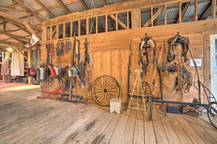 Vintage Farmhouse 2.4 Miles To Mount Pleasant Ski! - thumb 4