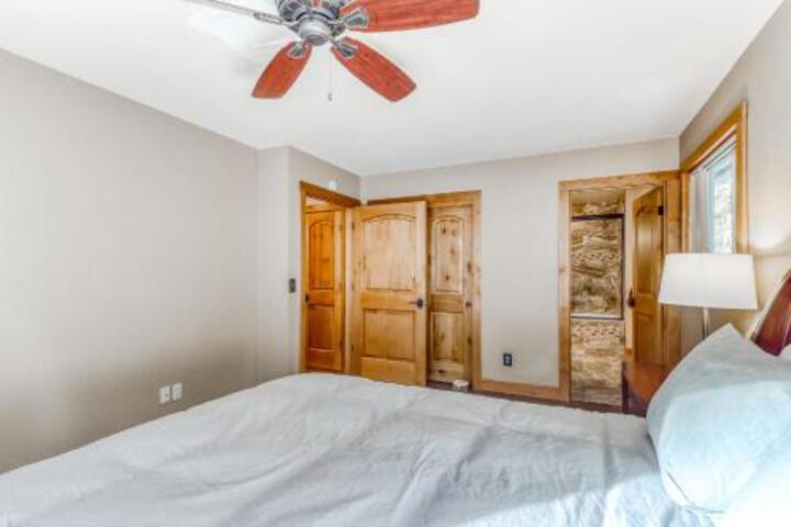 Regency Retreat - thumb 3