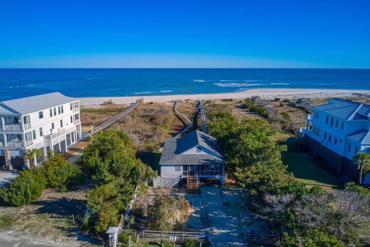 Towns End 4 Bedroom Home - thumb 2