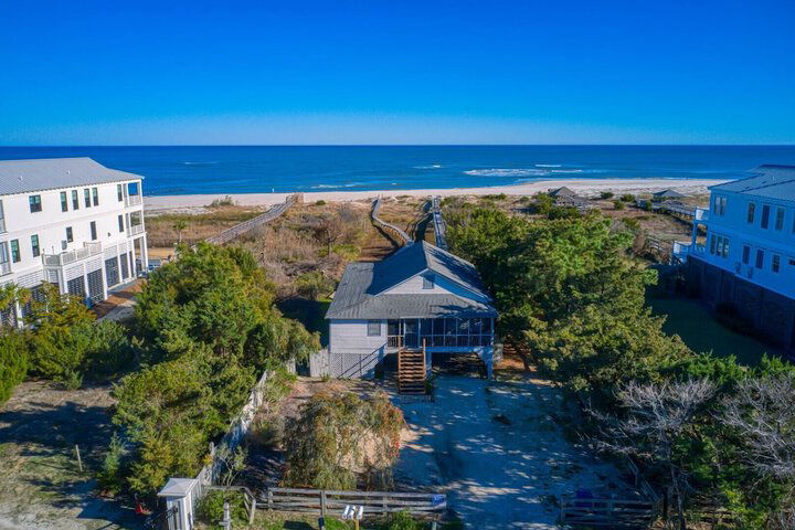 Towns End 4 Bedroom Home - thumb 0