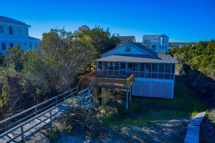 Towns End 4 Bedroom Home - thumb 4