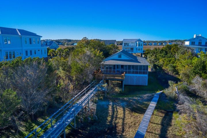 Towns End 4 Bedroom Home - thumb 3