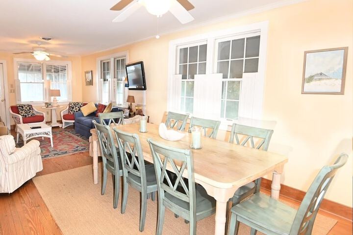 Towns End 4 Bedroom Home - thumb 6