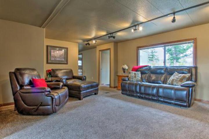 Helena Home W / Covered Patio & Views! - thumb 3