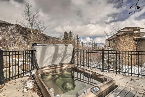 Ski In / Ski Out Snowmass Studio W / Hot Tub! - thumb 2