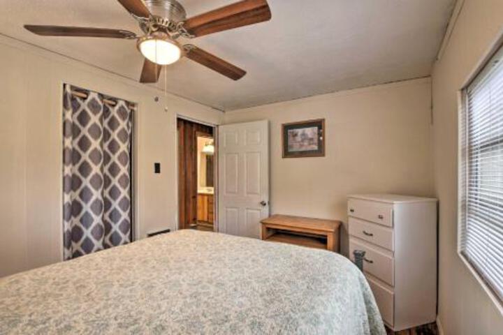 Smoky Mtn Cabin With Deck & Grill Mins To AT! - thumb 6