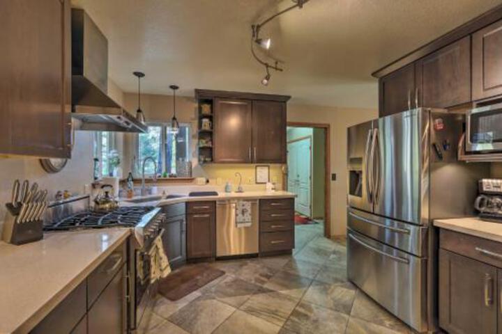 Flagstaff Home W / Gazebo Golf Ski Hike! - thumb 1