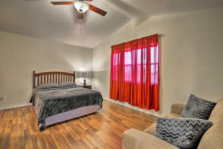 Waterfront Harlingen Home W / PoolSpa & Gazebo - thumb 2