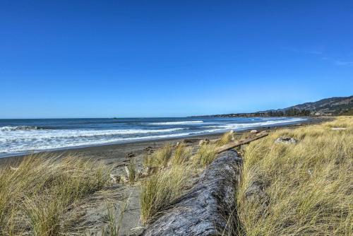 Smith River Oceanfront Home Steps To Beach! - thumb 3