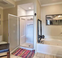 Lakefront Lago Vista Condo w / Resort Amenities - Accommodation Indiana