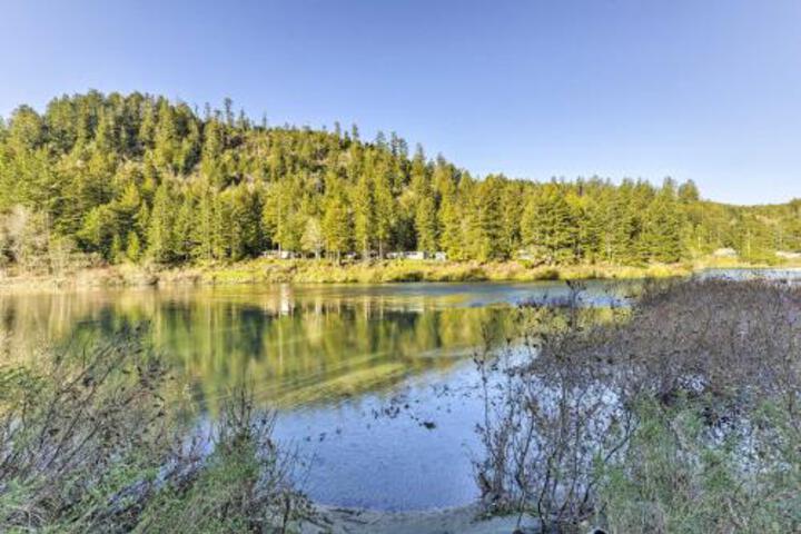 Crescent City Home W / Deck 15 Mins To Beach - thumb 3