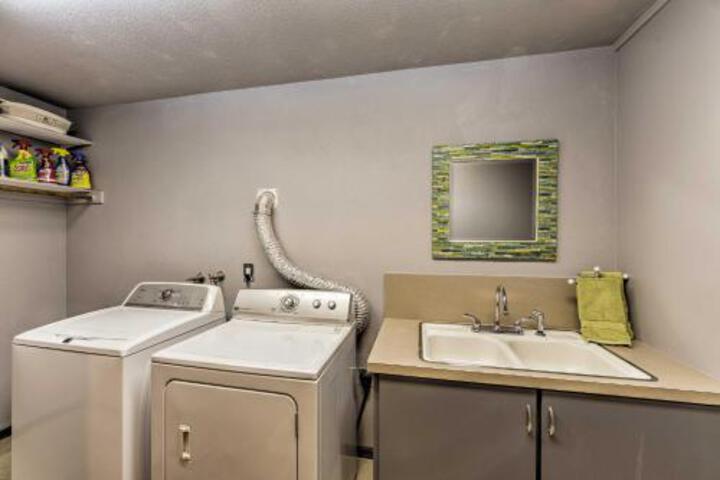 Crescent City Home W / Deck 15 Mins To Beach - thumb 1