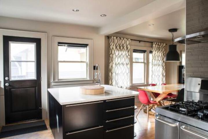 Updated Tacoma Home With Patio 3 Mi To Downtown - thumb 1