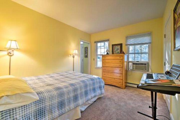 Spacious Family Home With Yard Near Cape Cod Bay - thumb 4