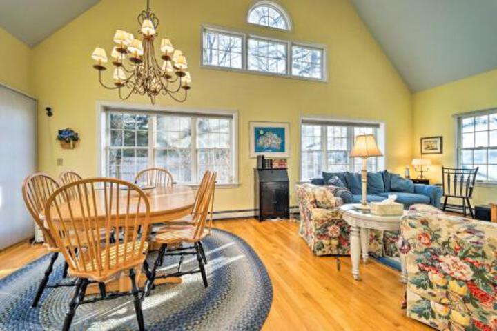 Spacious Family Home With Yard Near Cape Cod Bay - thumb 1