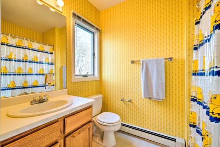 Spacious Family Home With Yard Near Cape Cod Bay - thumb 5