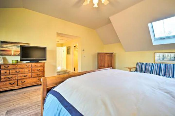 Spacious Family Home With Yard Near Cape Cod Bay - thumb 3