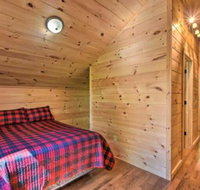 Murphy Cabin with Spacious Deck  Forest Views - Accommodation Indiana