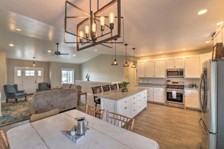 Cody Home 10 Min From Buffalo Bill Center! - thumb 5